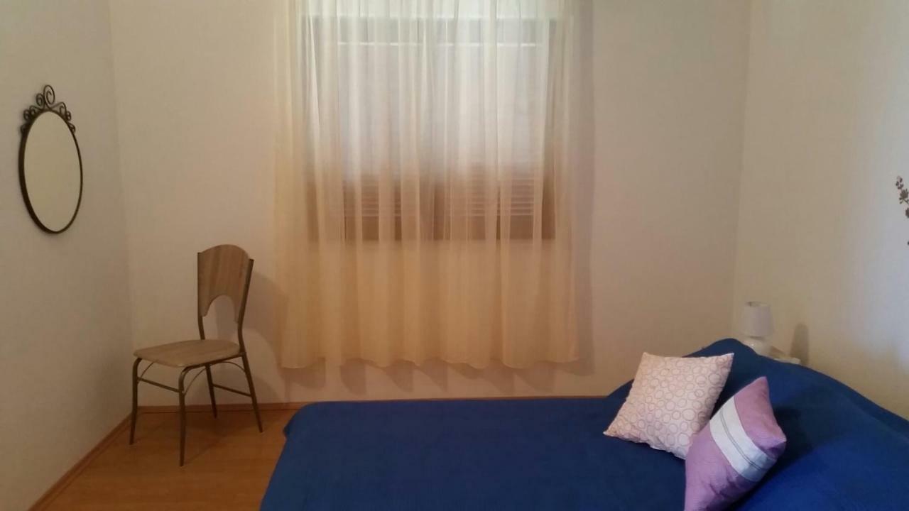 Appartamento Apartman Ivanica Jezera Esterno foto